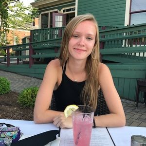 Meet your Posher, Lexi